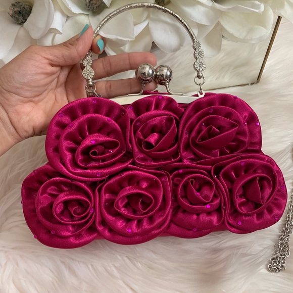 Satin rosette purse - Picture 7 of 8